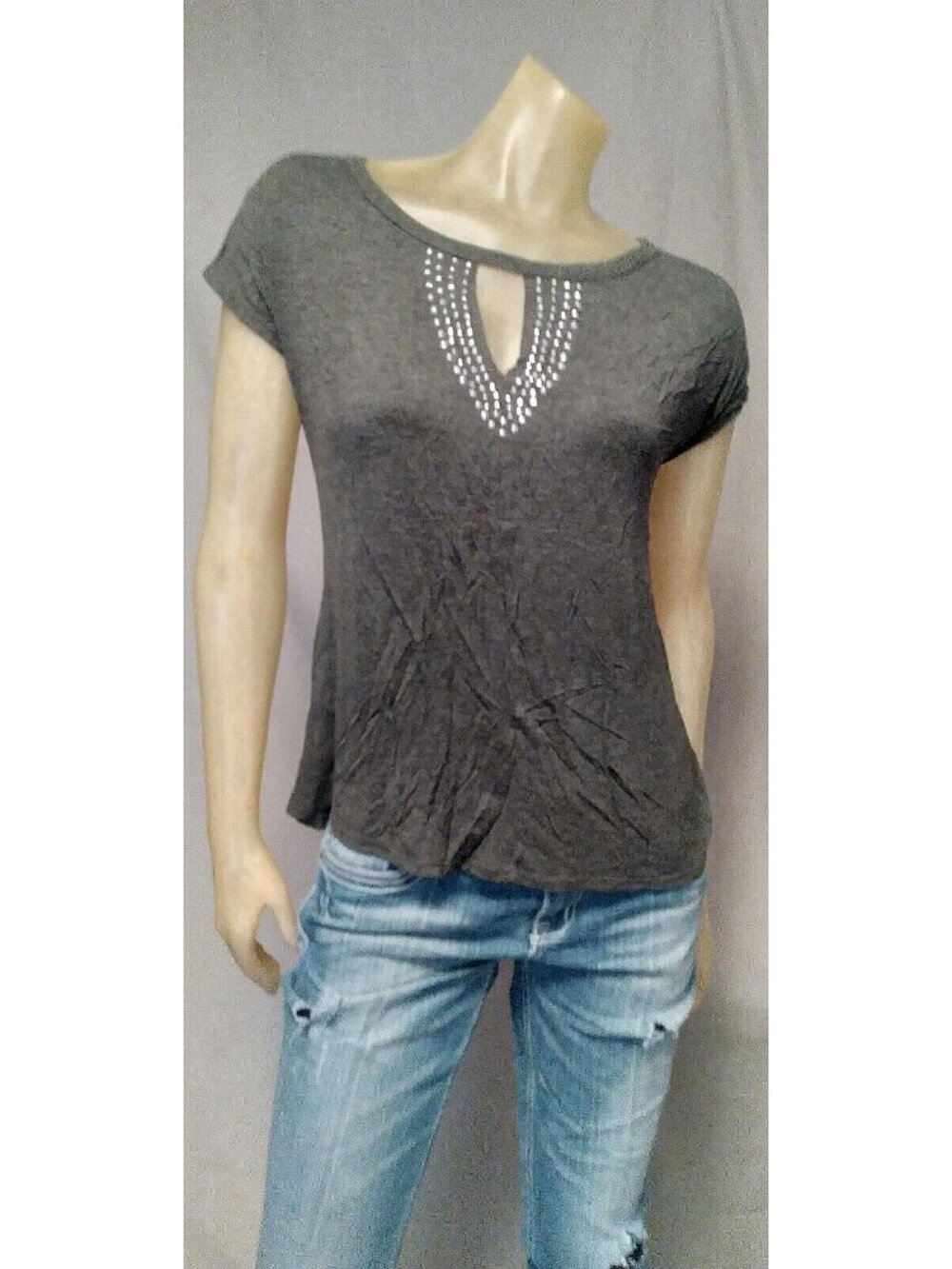 Simply Lala Gray Peek a Boo Neck Short Slv Top Shirt Blouse Womens USED MEDIUM